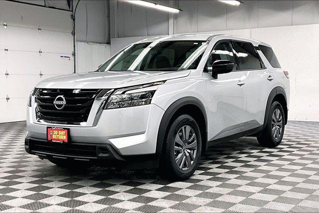 new 2025 Nissan Pathfinder car, priced at $30,961