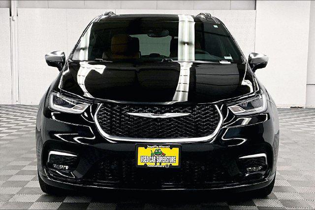 used 2025 Chrysler Pacifica car, priced at $40,618