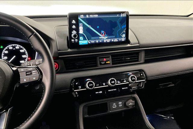 used 2025 Honda Pilot car, priced at $40,618