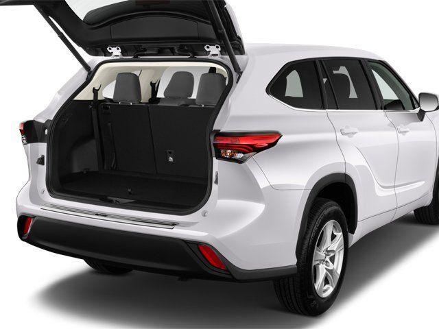 used 2022 Toyota Highlander car, priced at $36,997