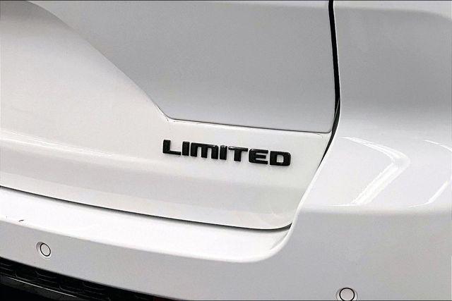 used 2024 Jeep Grand Cherokee car, priced at $37,447