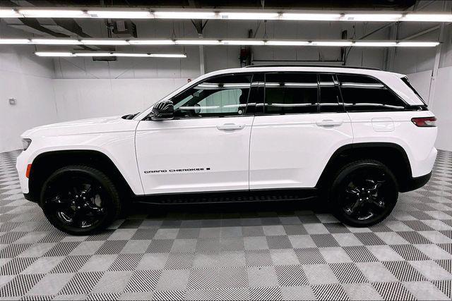 used 2024 Jeep Grand Cherokee car, priced at $37,447