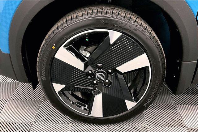 new 2025 Nissan Kicks car, priced at $30,999