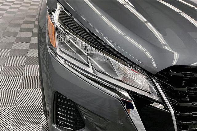 new 2025 Nissan Kicks car, priced at $18,999