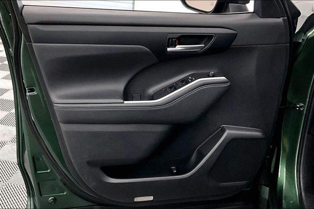used 2024 Toyota Highlander car, priced at $36,684