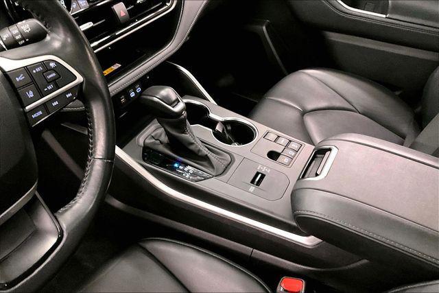 used 2024 Toyota Highlander car, priced at $36,684
