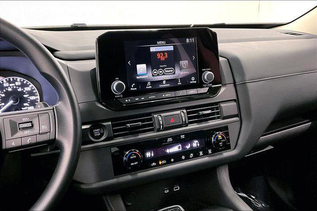 new 2025 Nissan Pathfinder car, priced at $30,961