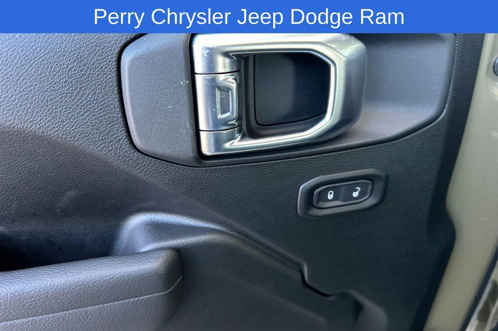 new 2026 Jeep Wrangler car, priced at $33,519