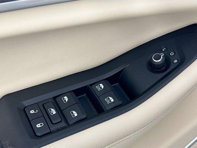 used 2023 Jeep Grand Cherokee car, priced at $30,154