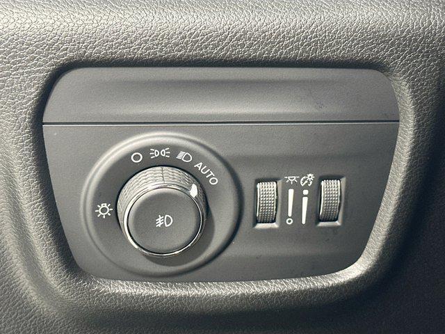 used 2023 Jeep Grand Cherokee car, priced at $28,905