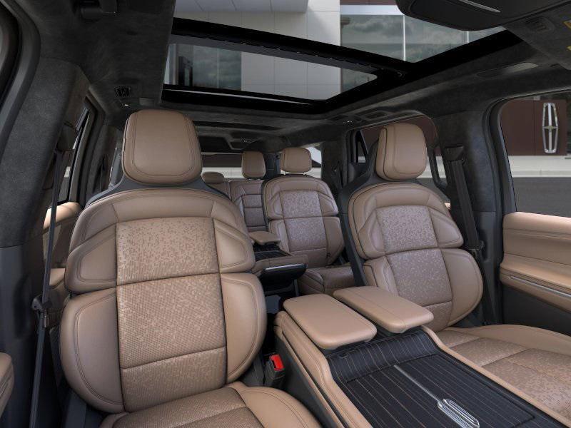 new 2025 Lincoln Navigator L car, priced at $122,585