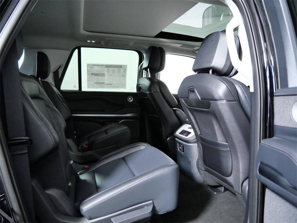 new 2025 Lincoln Navigator L car, priced at $94,995