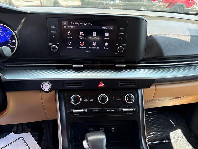 used 2024 Kia Carnival car, priced at $30,799