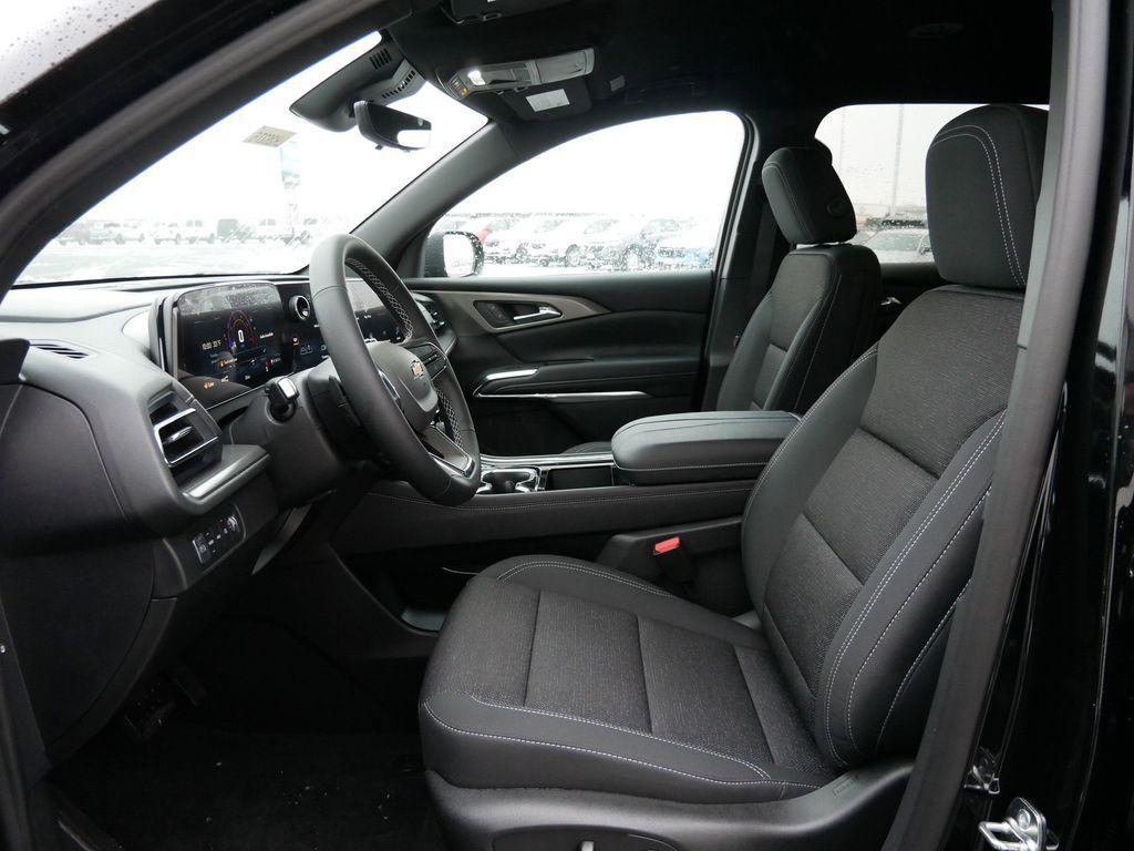 new 2026 Chevrolet Traverse car, priced at $42,320