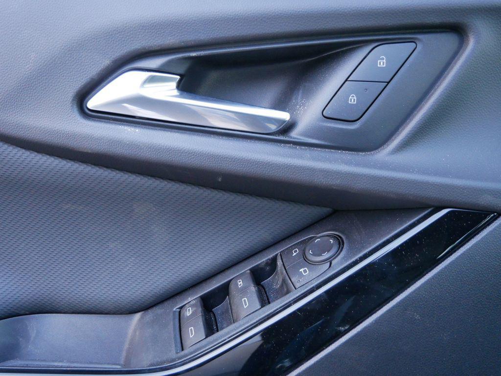 new 2026 Chevrolet Equinox car, priced at $30,194