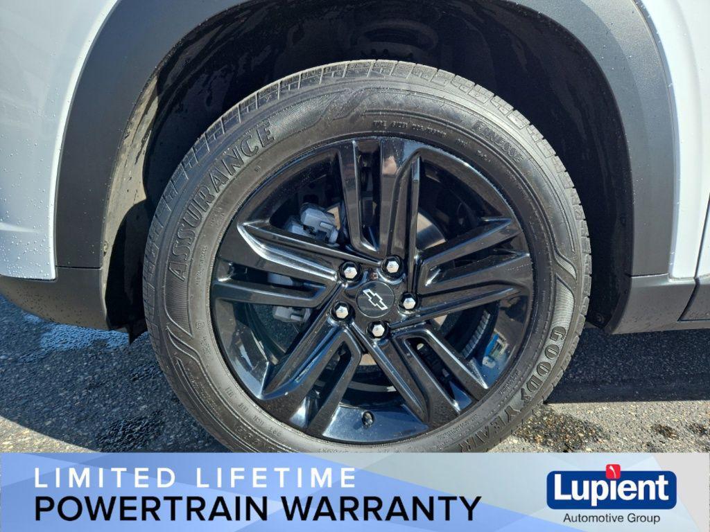 used 2025 Chevrolet Trax car, priced at $22,850