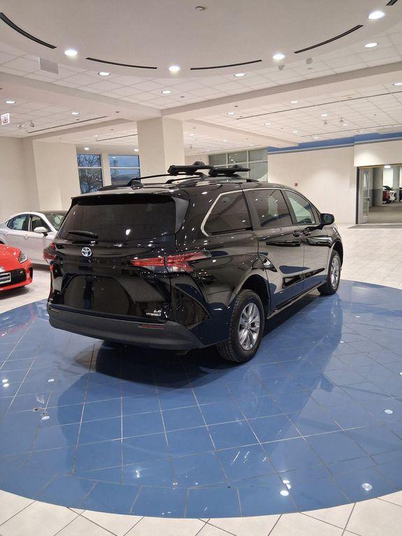 used 2022 Toyota Sienna car, priced at $31,299