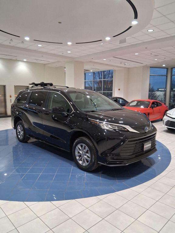 used 2022 Toyota Sienna car, priced at $31,299