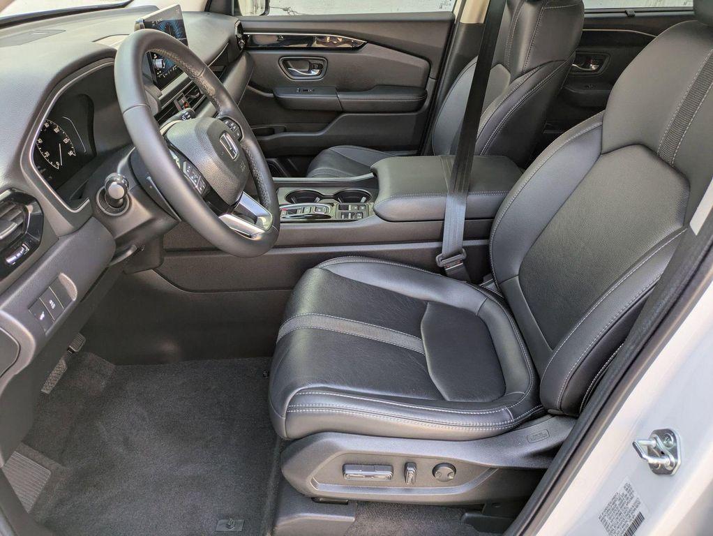 used 2023 Honda Pilot car, priced at $27,900