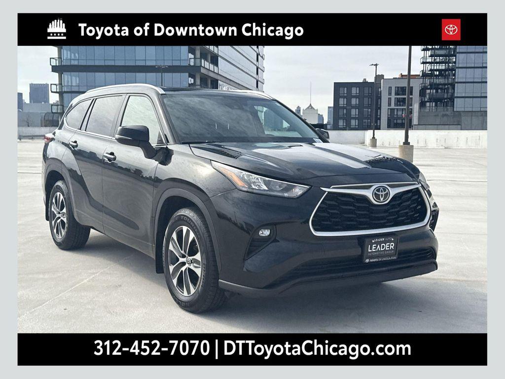 used 2021 Toyota Highlander car, priced at $32,000