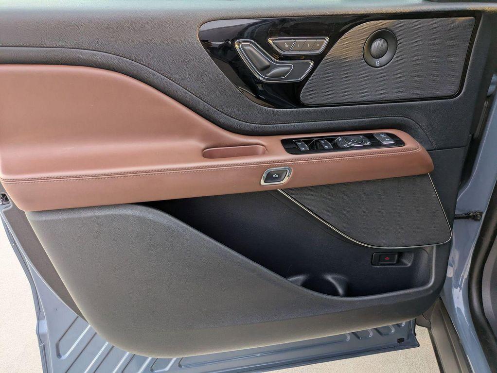 used 2025 Lincoln Aviator car, priced at $59,500