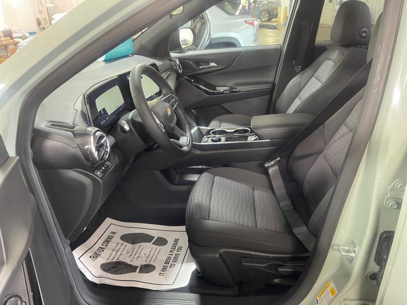 new 2026 Chevrolet Equinox car, priced at $32,495