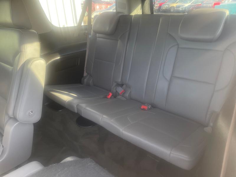 used 2015 Chevrolet Suburban car, priced at $12,995