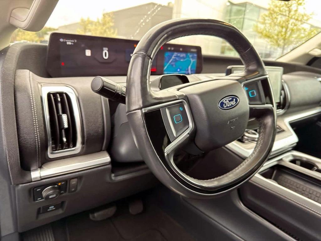 used 2025 Ford Expedition car, priced at $67,267
