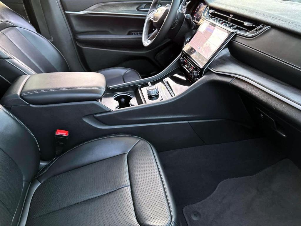 used 2024 Jeep Grand Cherokee car, priced at $36,275