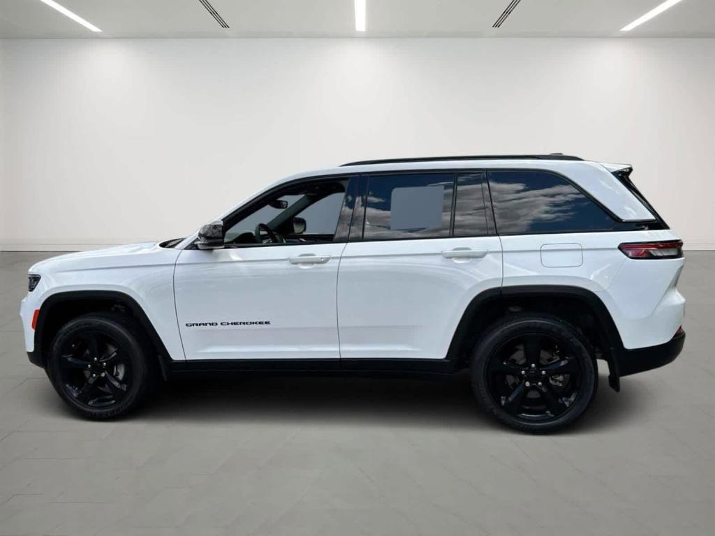 used 2023 Jeep Grand Cherokee car, priced at $33,084