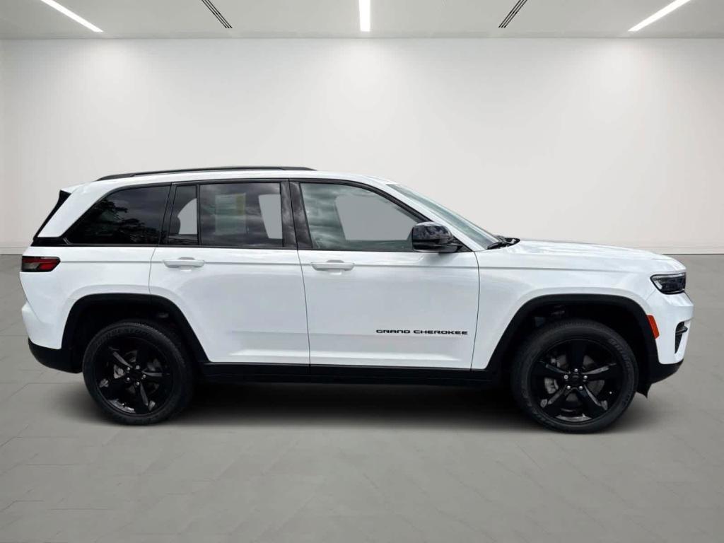 used 2023 Jeep Grand Cherokee car, priced at $33,084