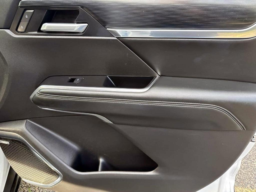 used 2025 GMC Acadia car, priced at $31,922