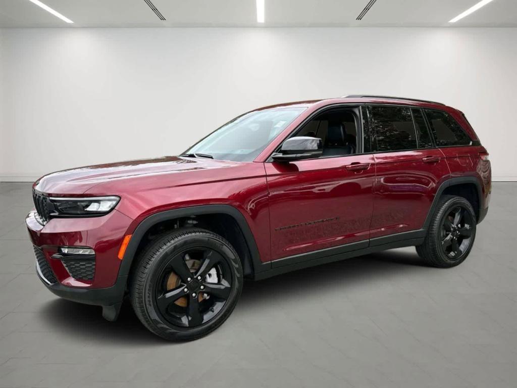 used 2024 Jeep Grand Cherokee car, priced at $32,999