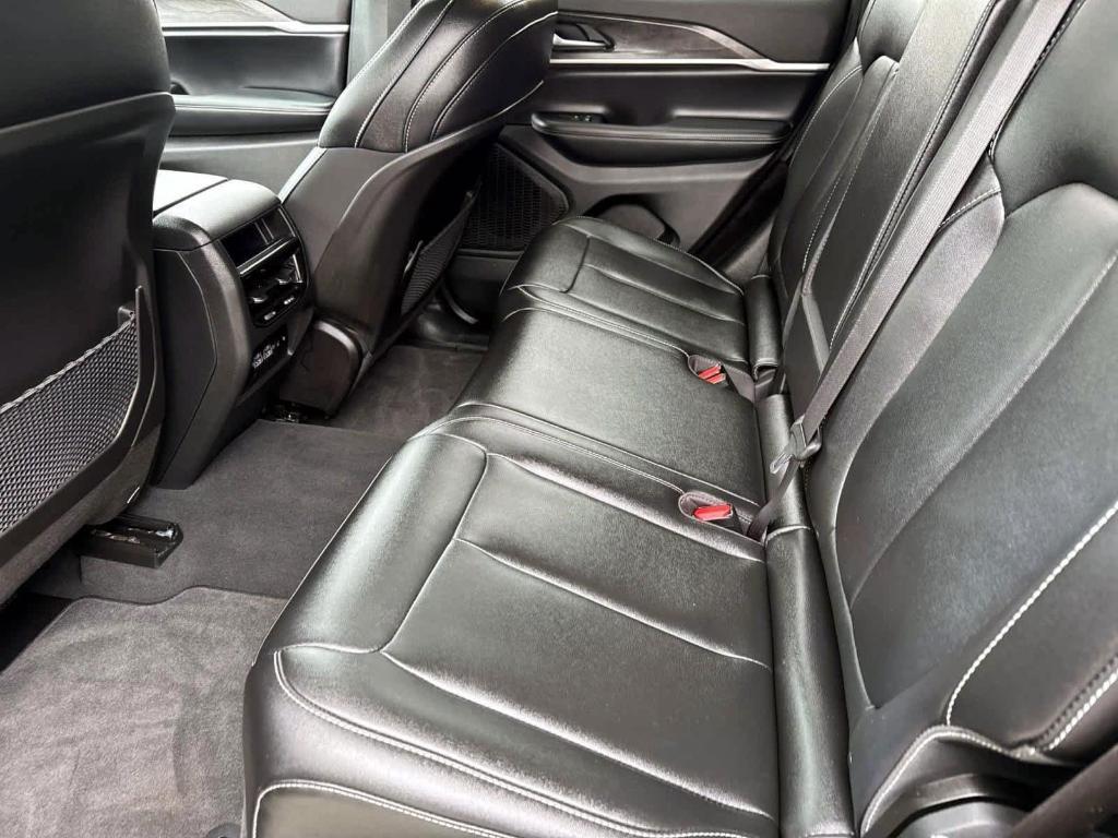 used 2024 Jeep Grand Cherokee car, priced at $32,999