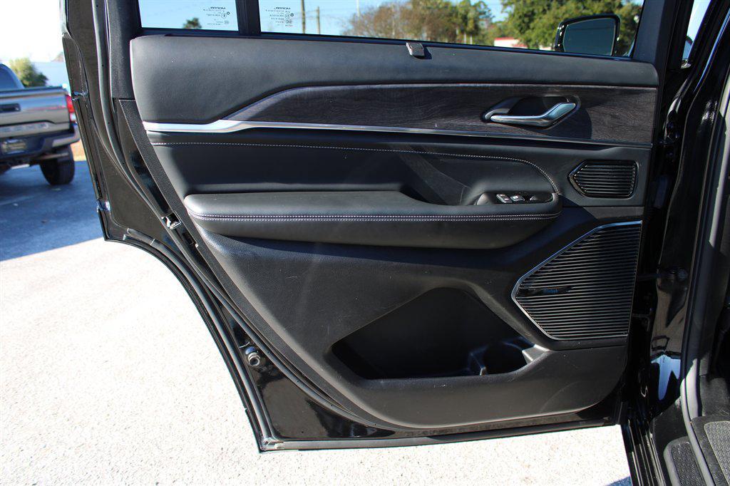 used 2021 Jeep Grand Cherokee L car, priced at $32,998