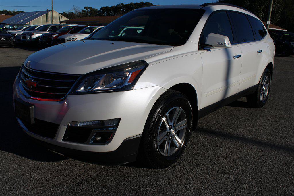 used 2016 Chevrolet Traverse car, priced at $11,990
