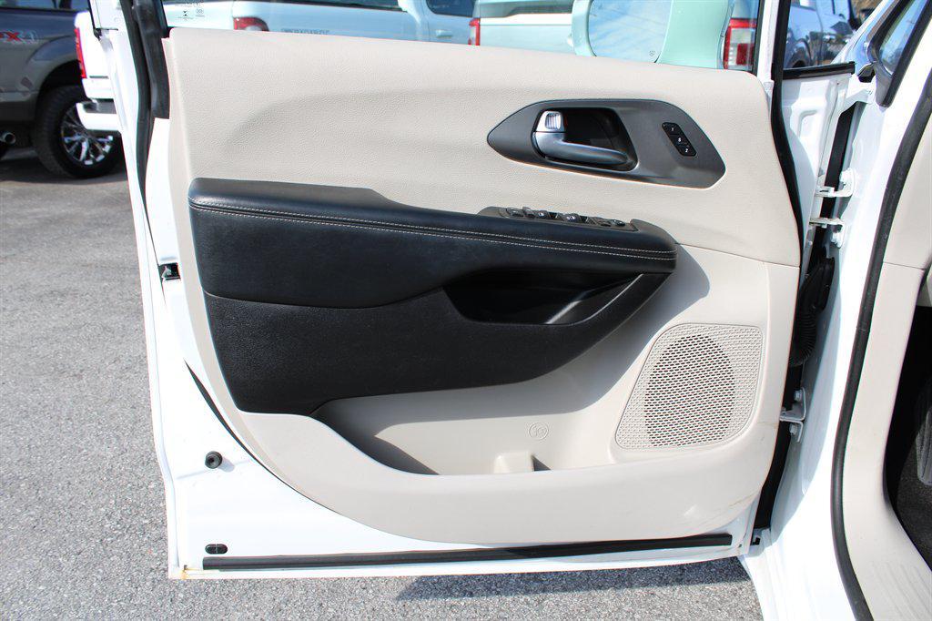 used 2022 Chrysler Pacifica car, priced at $19,298