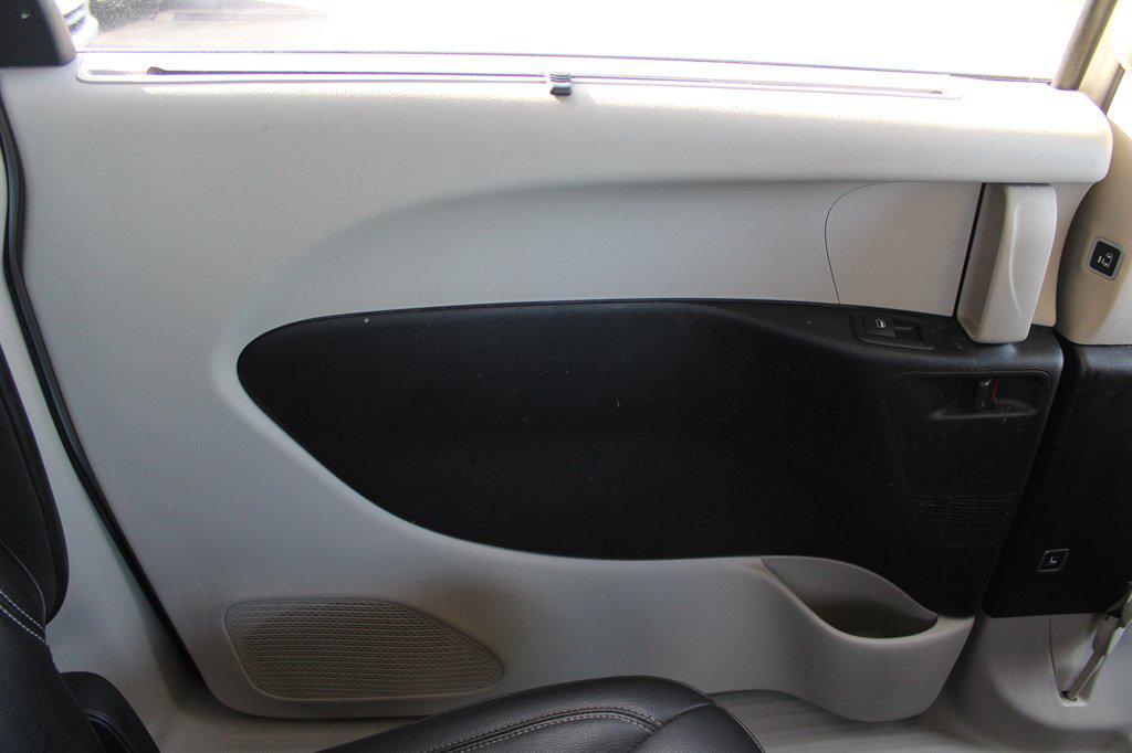 used 2022 Chrysler Pacifica car, priced at $19,298