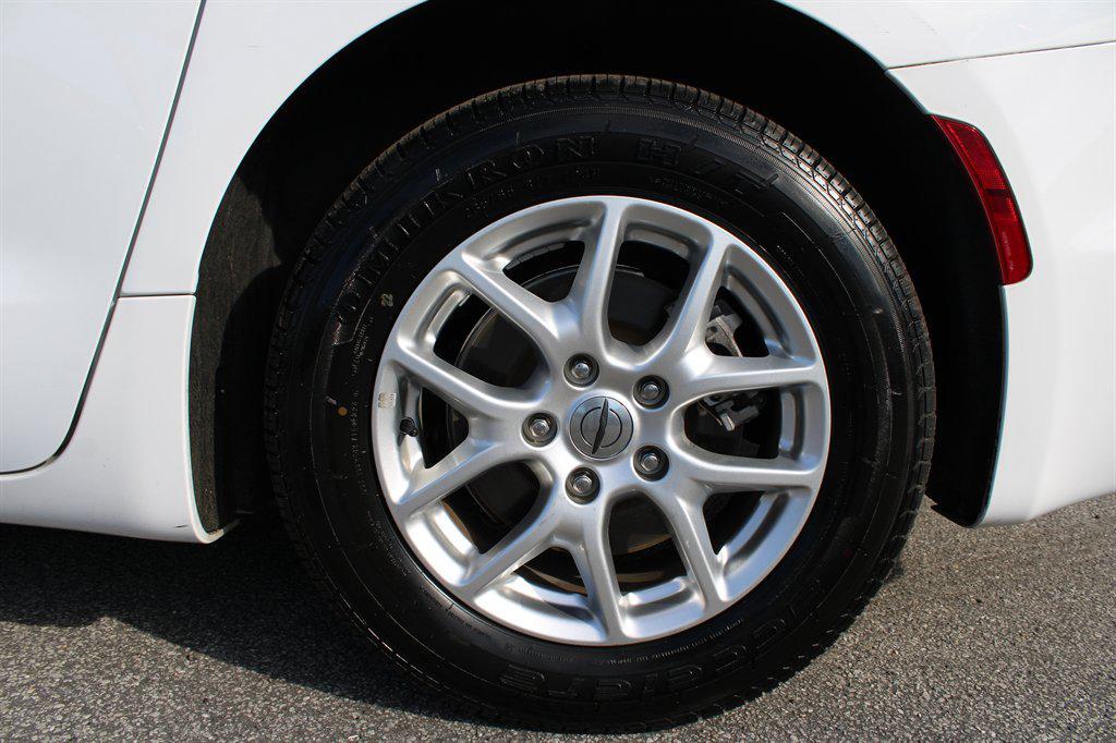 used 2022 Chrysler Pacifica car, priced at $19,298