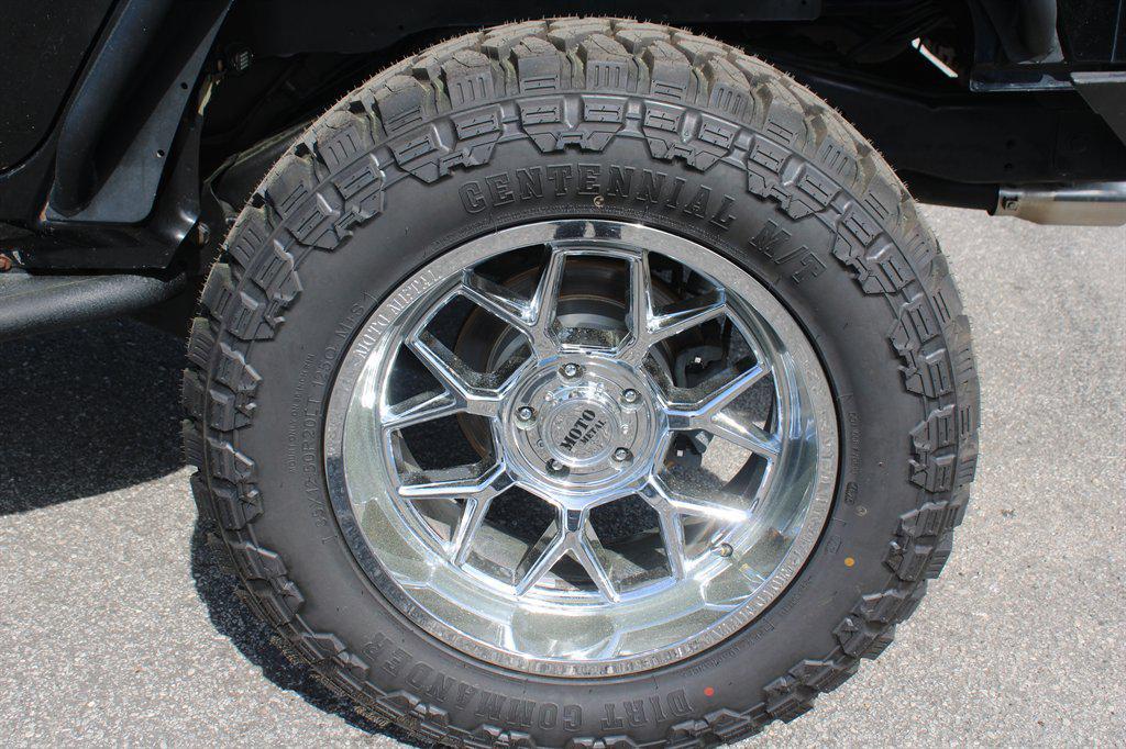 used 2013 Jeep Wrangler Unlimited car, priced at $15,995