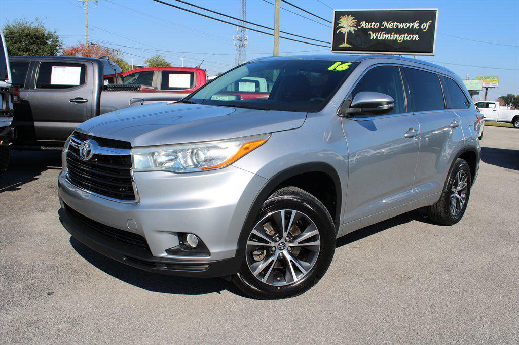 used 2016 Toyota Highlander car, priced at $17,999