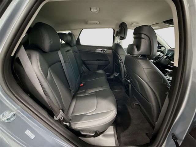 2025 Everlasting Silver Kia Sportage