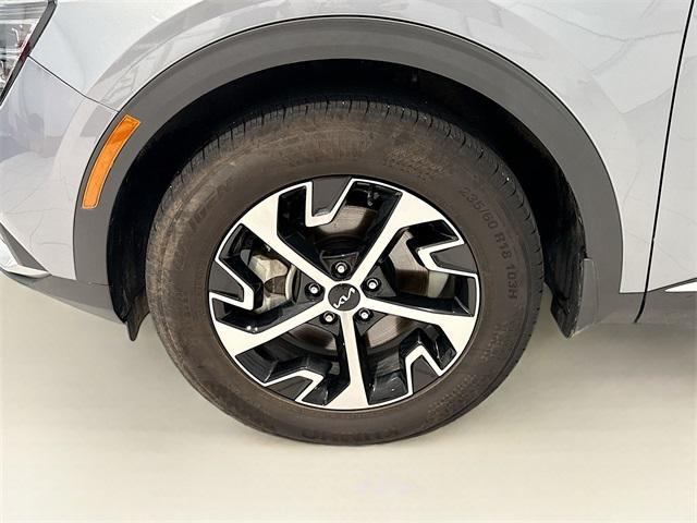 2025 Everlasting Silver Kia Sportage