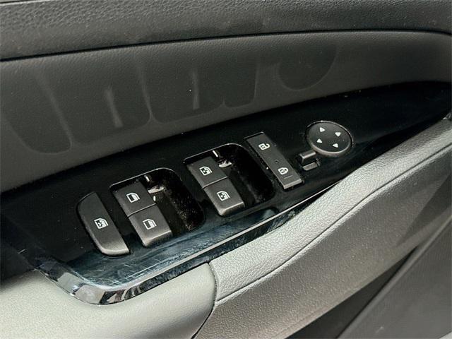 2025 Everlasting Silver Kia Sportage