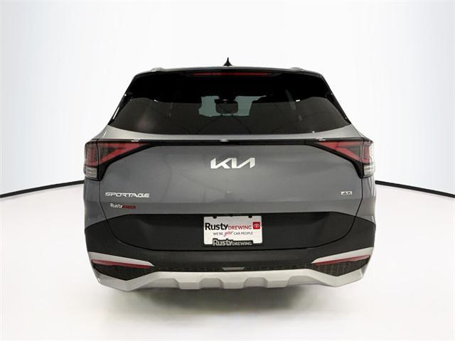 2025 Everlasting Silver Kia Sportage