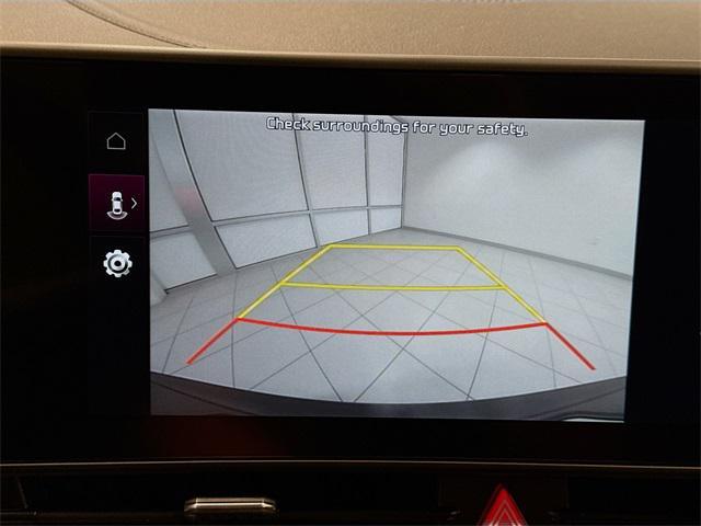 2025 Everlasting Silver Kia Sportage