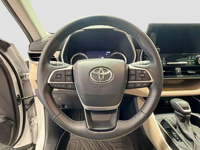 used 2024 Toyota Highlander Hybrid car, priced at $42,779