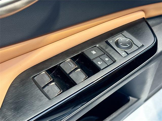 used 2025 Lexus ES 350 car, priced at $39,990