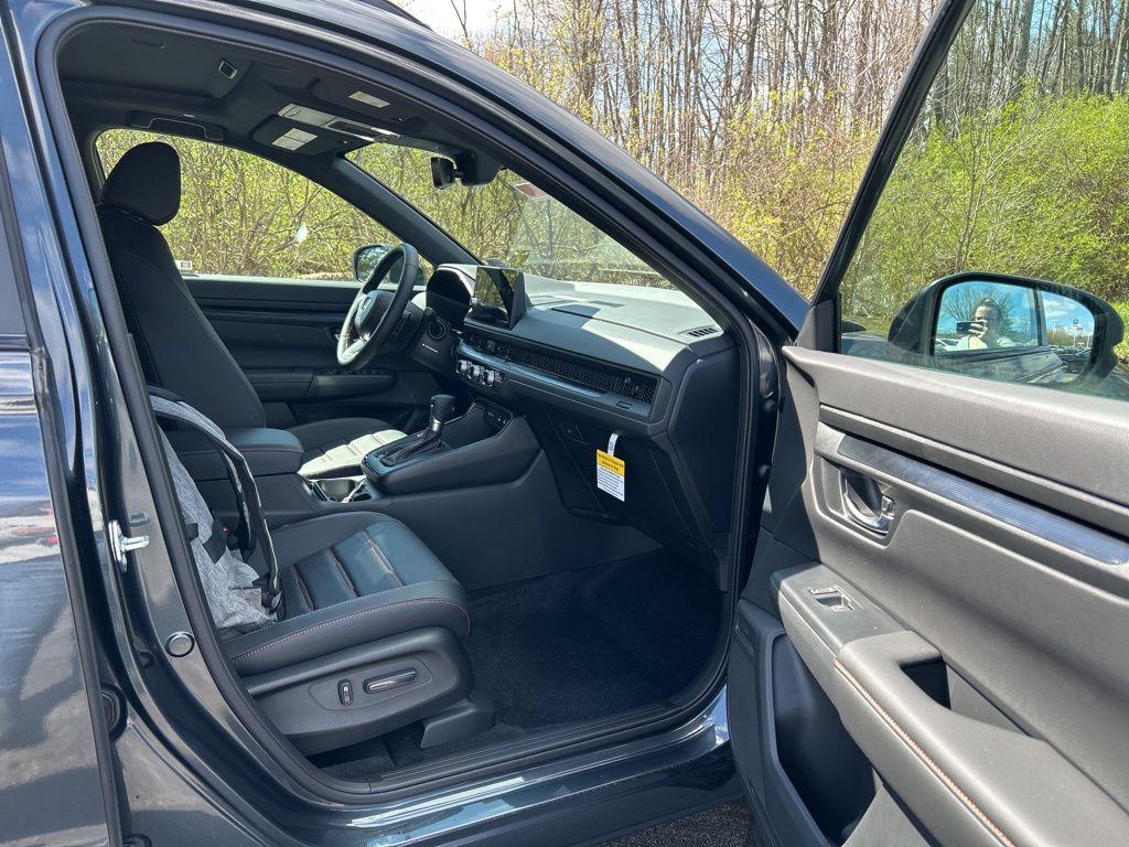 new 2026 Honda CR-V Hybrid car, priced at $39,584