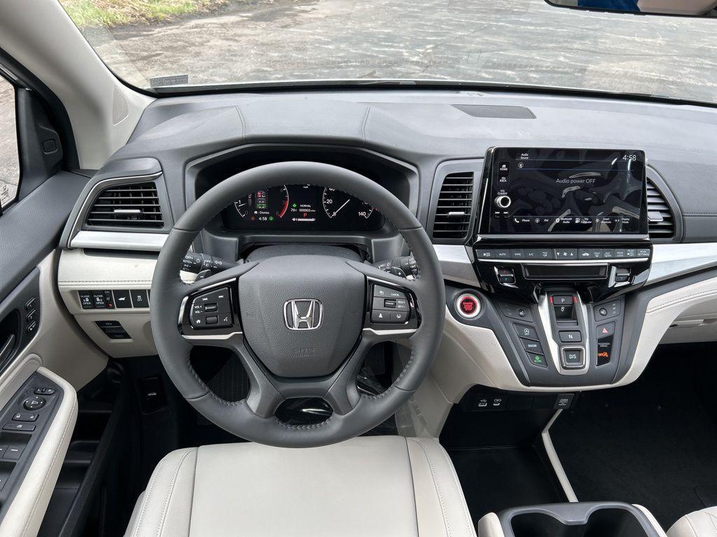 new 2026 Honda Odyssey car, priced at $41,637